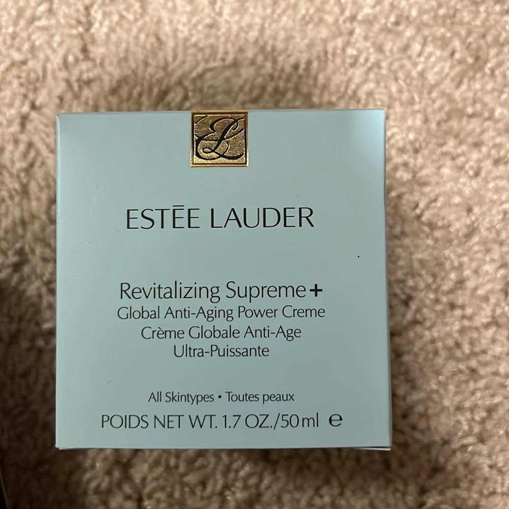 Estée Lauder Revitalizing Supreme Creme
